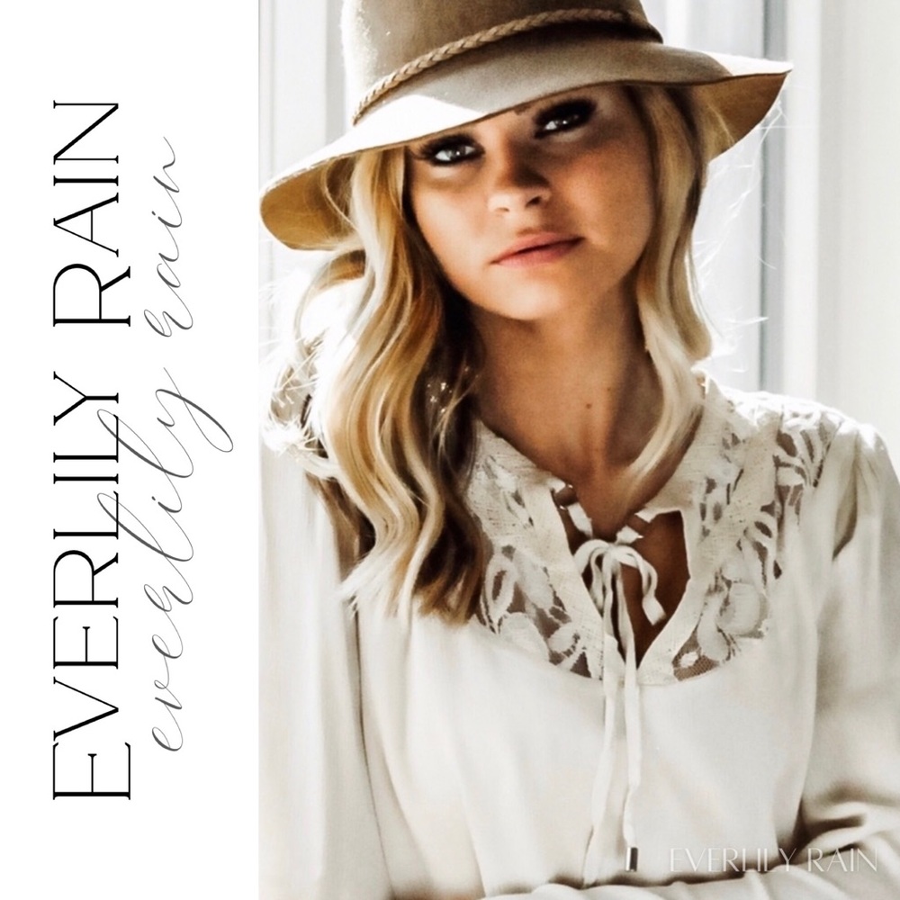 Gorgeous Peasant Dress with Lace Trim - Picture 9 of 12